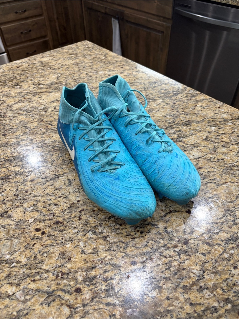 Nike Men’s Phantom LUNA Teal Blue Soccer Cleats